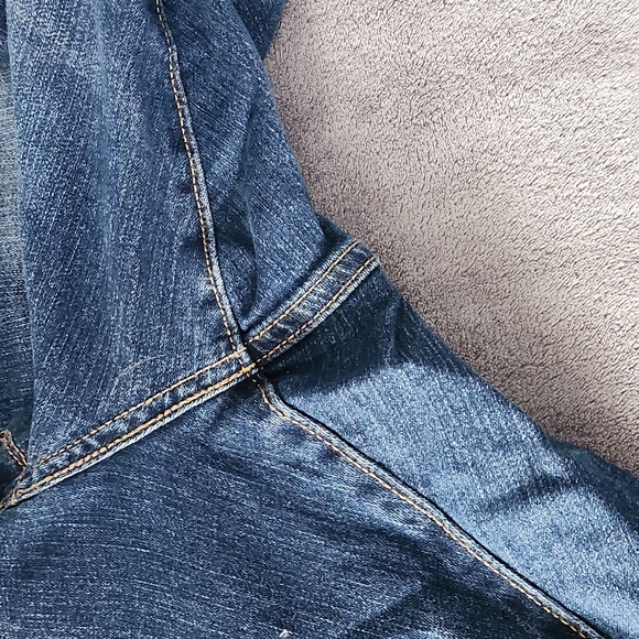 Levi capris - Picture 2 of 4